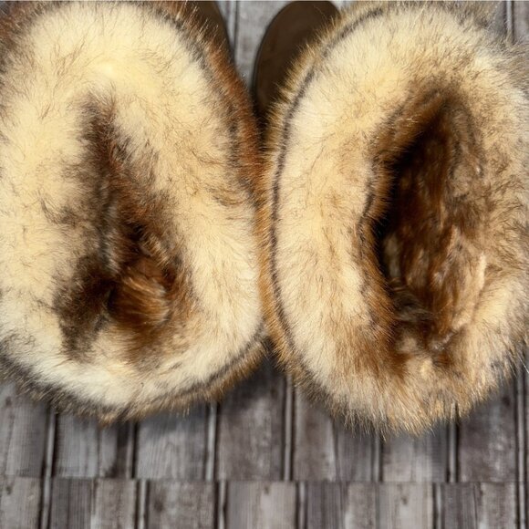 Stuart Weitzman Slip On Cap Toe Fox Fur Trim Suede Boots Size 7 Color Brown NEW - Picture 8 of 8